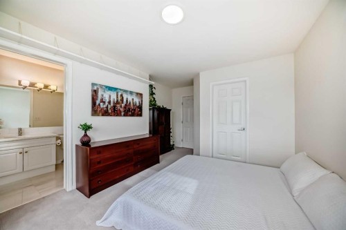 7608 21 Street Se, Calgary, AB - Indoor Photo Showing Bedroom