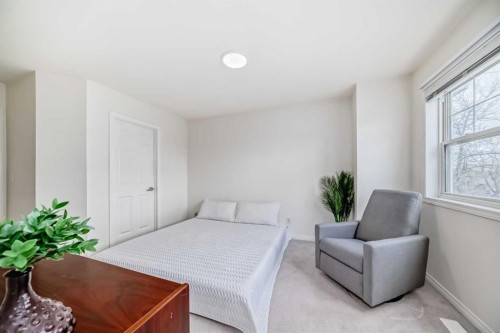 7608 21 Street Se, Calgary, AB - Indoor Photo Showing Bedroom