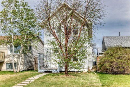 7608 21 Street Se, Calgary, AB - Outdoor