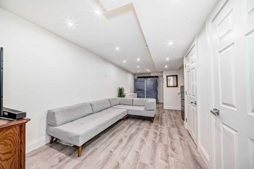 7608 21 Street Se, Calgary, AB - Indoor