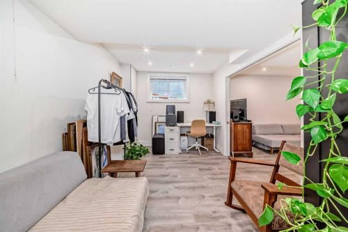 7608 21 Street Se, Calgary, AB - Indoor