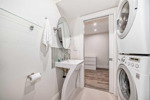 7608 21 Street Se, Calgary, AB - Indoor Photo Showing Laundry Room