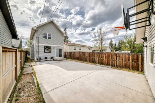 7608 21 Street Se, Calgary, AB - Outdoor