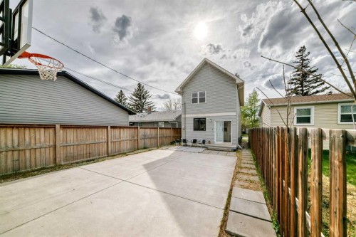 7608 21 Street Se, Calgary, AB - Outdoor