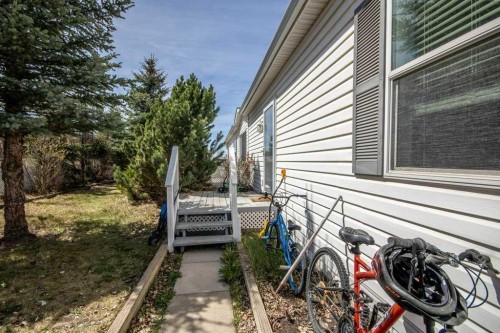 19 Noblefern Way, Sundre, AB - Outdoor