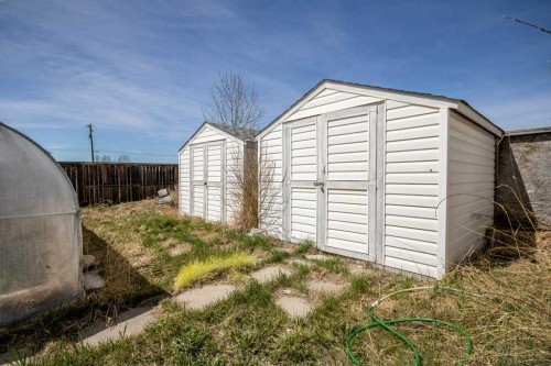 19 Noblefern Way, Sundre, AB - Outdoor