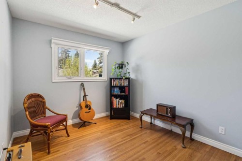 1043 32 Avenue Nw, Calgary, AB - Indoor