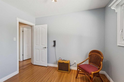 1043 32 Avenue Nw, Calgary, AB - Indoor