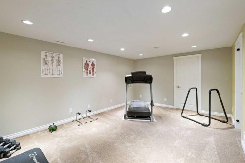 1043 32 Avenue Nw, Calgary, AB - Indoor
