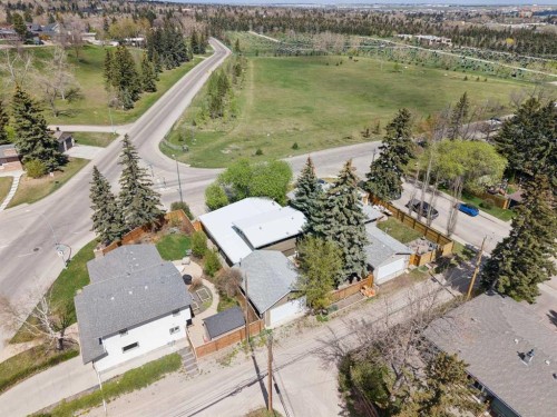 1043 32 Avenue Nw, Calgary, AB - Outdoor With View