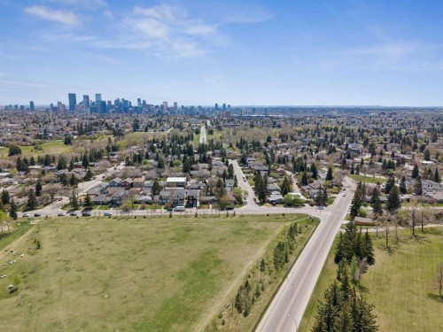 1043 32 Avenue Nw, Calgary, AB - Outdoor With View