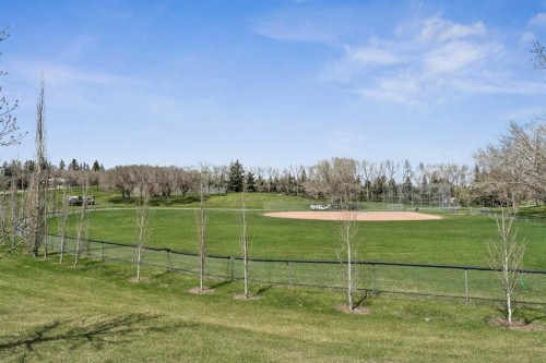 1043 32 Avenue Nw, Calgary, AB - Outdoor With View