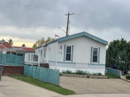 12 Westover Crescent, Claresholm, AB - Outdoor