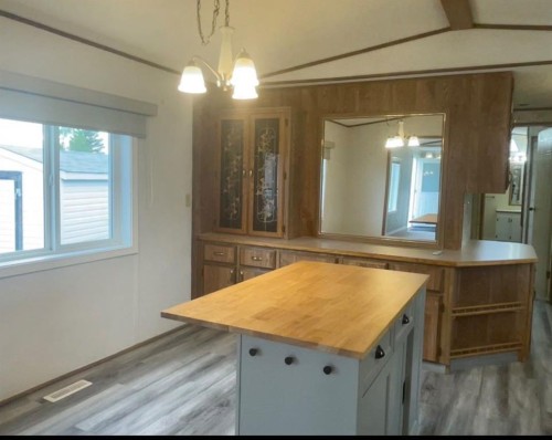 12 Westover Crescent, Claresholm, AB - Indoor Photo Showing Kitchen