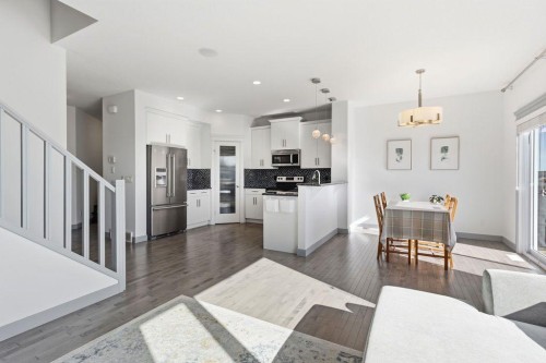 11 Evanscrest Way Nw, Calgary, AB - Indoor Photo Showing Other Room