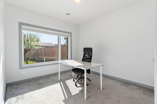 11 Evanscrest Way Nw, Calgary, AB - Indoor Photo Showing Office