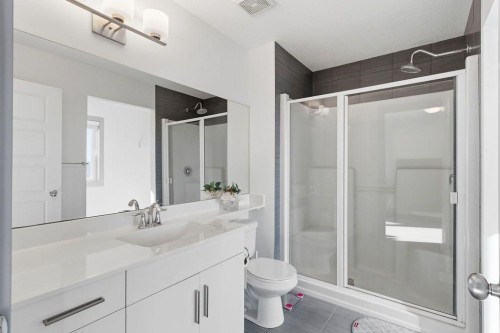 11 Evanscrest Way Nw, Calgary, AB - Indoor Photo Showing Bathroom