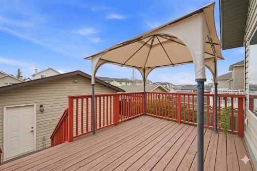 646 Everridge Drive Sw, Calgary, AB - Outdoor With Deck Patio Veranda With Exterior