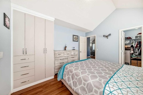 255 Copperfield Manor Se, Calgary, AB - Indoor Photo Showing Bedroom
