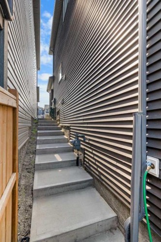 223 Howse Drive Ne, Calgary, AB - Outdoor
