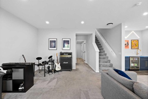 223 Howse Drive Ne, Calgary, AB - Indoor