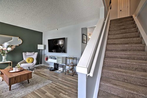 72 Deerpoint Road Se, Calgary, AB - Indoor