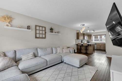 305-2461 Baysprings Link SW Airdrie, AB T4B 4C6
