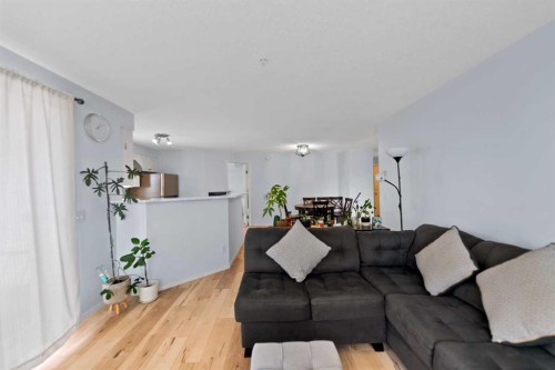 2219-2600 66 Ne, Calgary, AB - Indoor Photo Showing Living Room