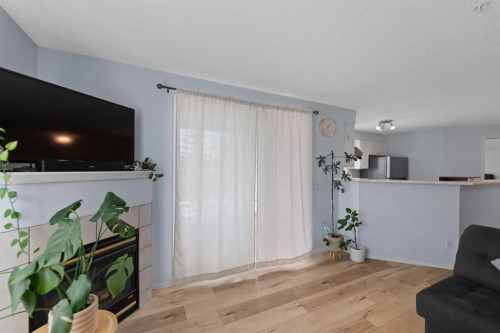 2219-2600 66 Ne, Calgary, AB - Indoor Photo Showing Other Room