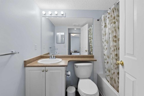 2219-2600 66 Ne, Calgary, AB - Indoor Photo Showing Bathroom