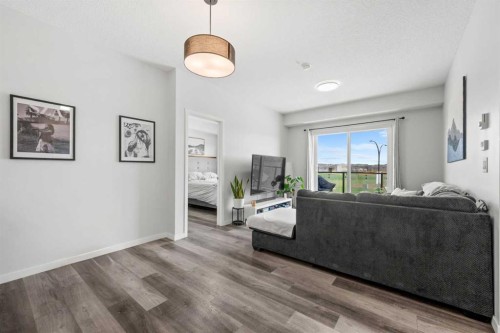 2213-33 Carringham Gate Nw, Calgary, AB - Indoor