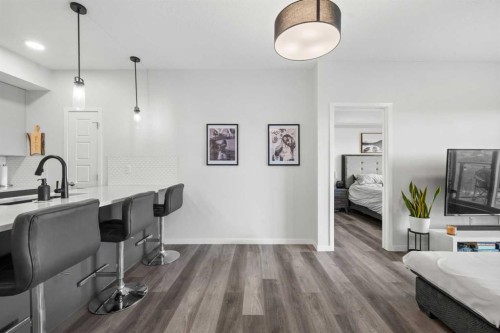 2213-33 Carringham Gate Nw, Calgary, AB - Indoor