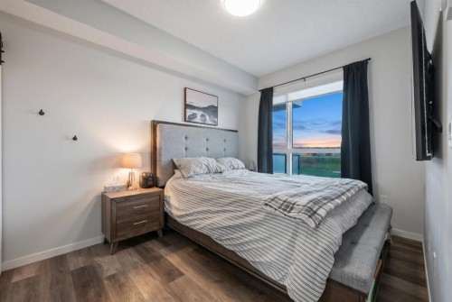 2213-33 Carringham Gate Nw, Calgary, AB - Indoor Photo Showing Bedroom