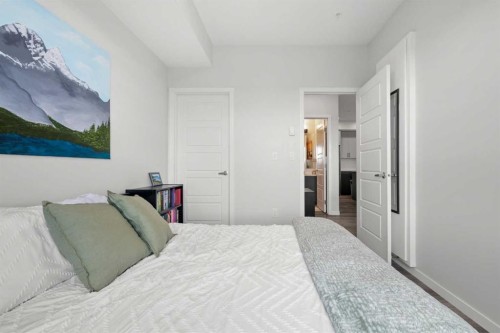 2213-33 Carringham Gate Nw, Calgary, AB - Indoor Photo Showing Bedroom