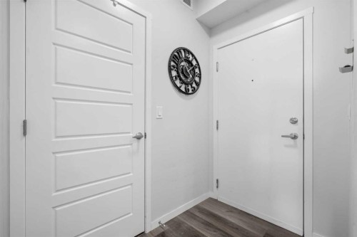 2213-33 Carringham Gate Nw, Calgary, AB - Indoor Photo Showing Other Room