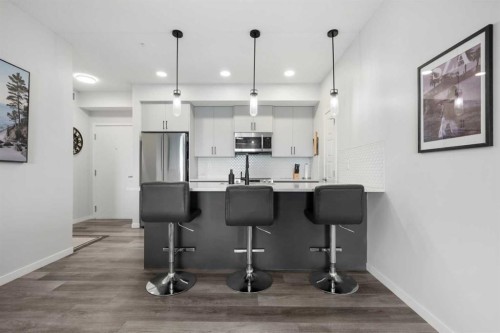 2213-33 Carringham Gate Nw, Calgary, AB - Indoor Photo Showing Kitchen With Upgraded Kitchen