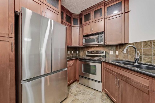 120-20 Discovery Ridge Close Sw, Calgary, AB - Indoor Photo Showing Kitchen With Double Sink