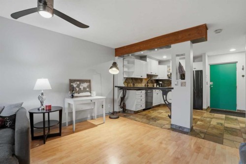 1-1821 17A Street Sw, Calgary, AB - Indoor Photo Showing Kitchen