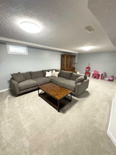 16 Woodfield Court Sw, Calgary, AB - Indoor Photo Showing Other Room