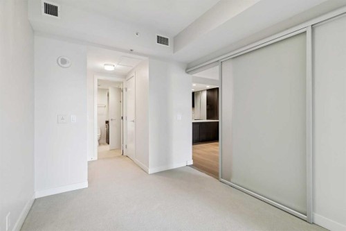 416-222 Riverfront Avenue Sw, Calgary, AB - Indoor Photo Showing Other Room