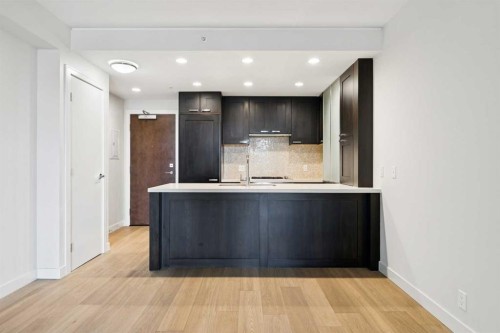 416-222 Riverfront Avenue Sw, Calgary, AB - Indoor Photo Showing Kitchen