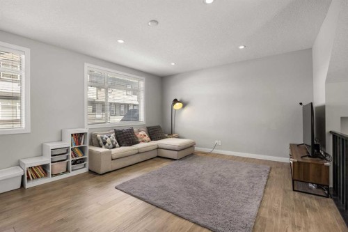 309 Wentworth Row Sw, Calgary, AB - Indoor Photo Showing Living Room