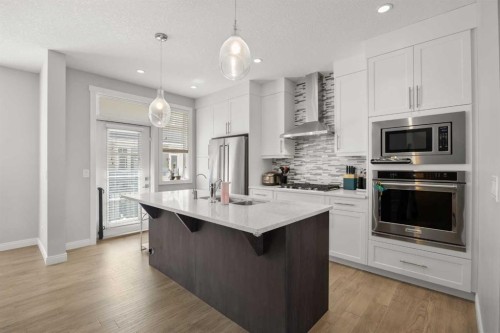 309 Wentworth Row Sw, Calgary, AB - Indoor Photo Showing Kitchen With Stainless Steel Kitchen With Upgraded Kitchen