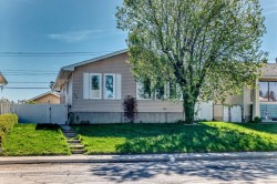 744 Marlborough Way NE Calgary, AB T2A 3G2