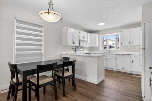 128 Castledale Crescent Ne, Calgary, AB - Indoor