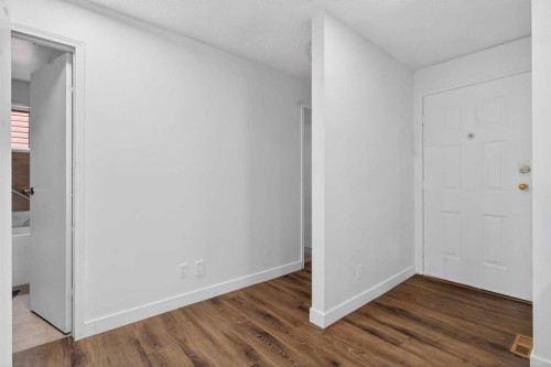128 Castledale Crescent Ne, Calgary, AB - Indoor Photo Showing Other Room