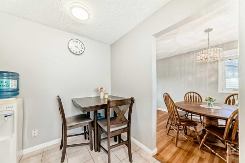 5104 Marshall Road Ne, Calgary, AB - Indoor Photo Showing Dining Room
