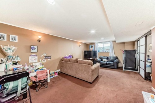 5104 Marshall Road Ne, Calgary, AB - Indoor