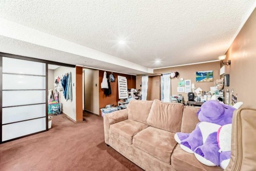 5104 Marshall Road Ne, Calgary, AB - Indoor