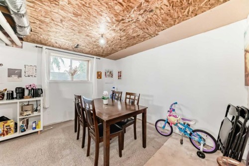 5104 Marshall Road Ne, Calgary, AB - Indoor Photo Showing Dining Room